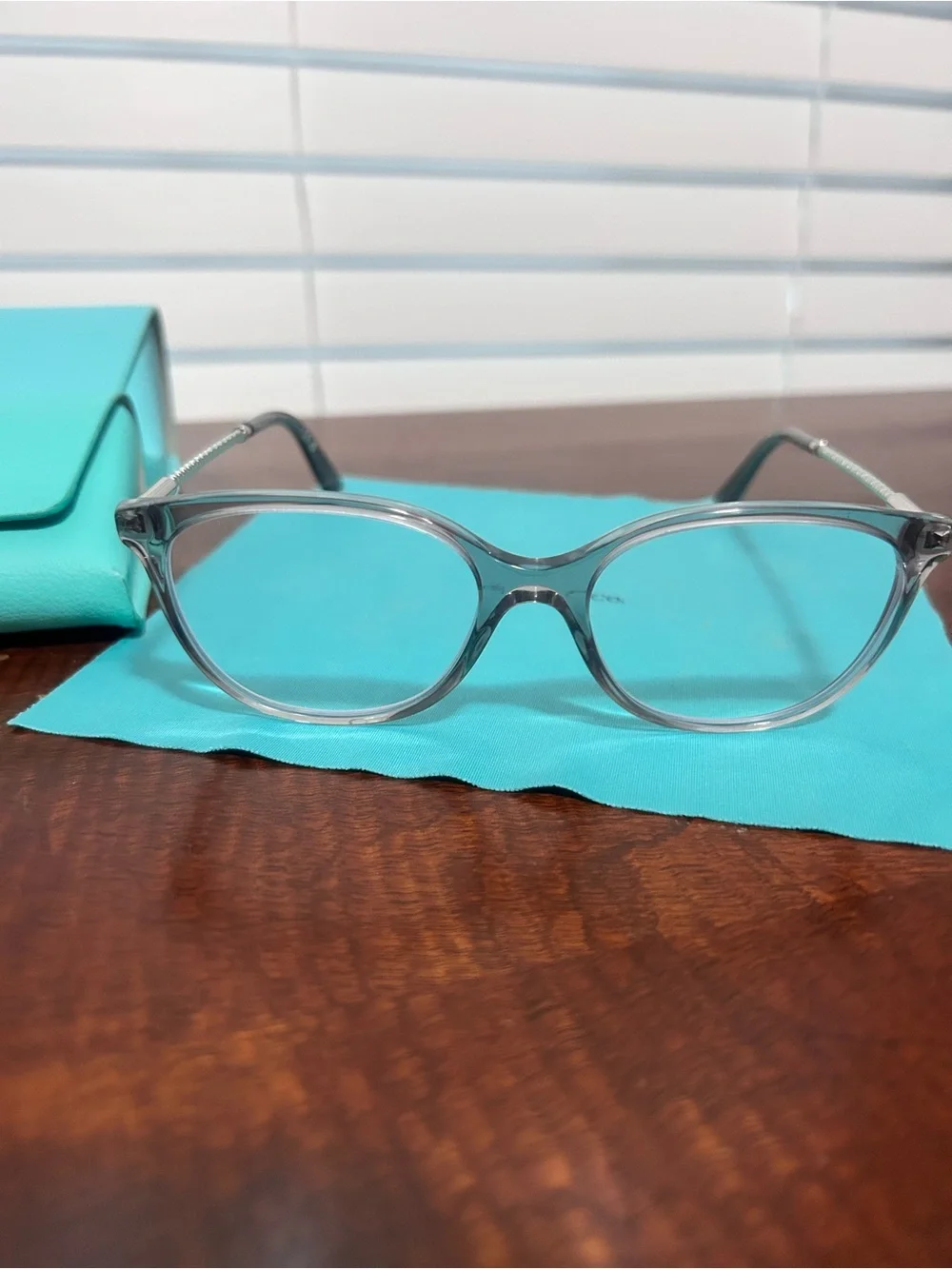 Tiffany & Co. Clear Glasses with Signature Tiffany Blue Accessories